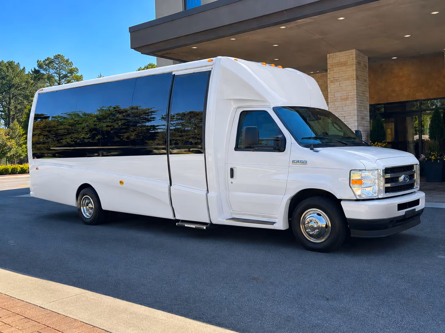 charter buses for corporate events and conferences near hamden