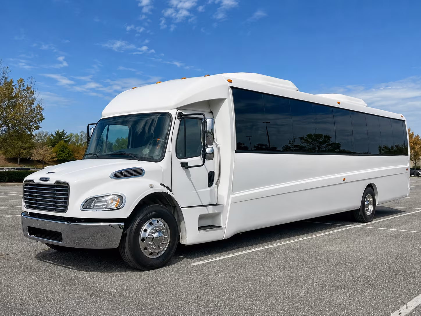 hamden 30 passenger party bus