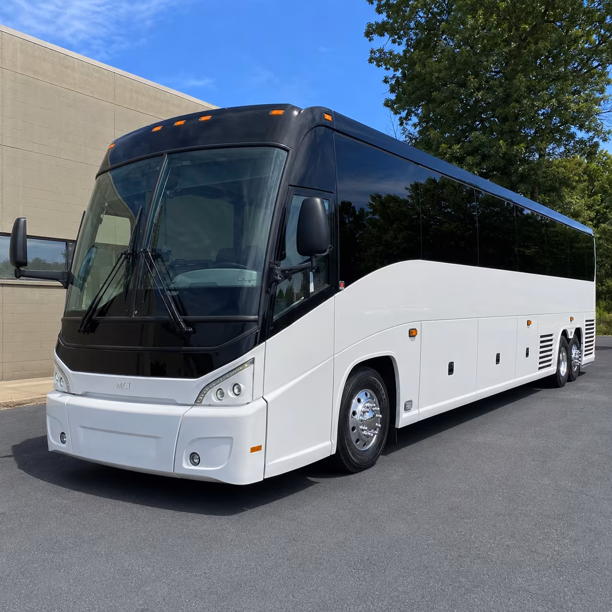 hamden 56 passenger charter bus