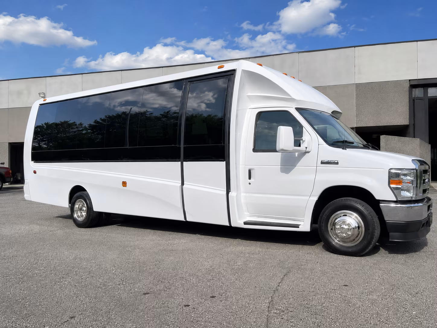 hamden charter buses